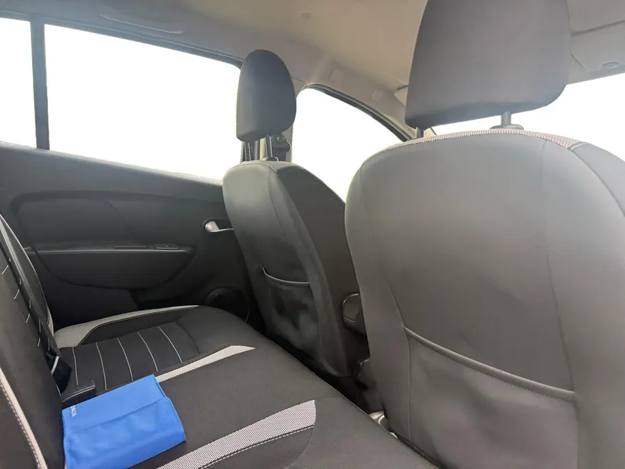 Dacia Sandero 0.9 TCe Tech Road | Trekhaak | Navigatie | Parkeersensoren | Bluetooth | All Season banden | 12 maanden garantie! |