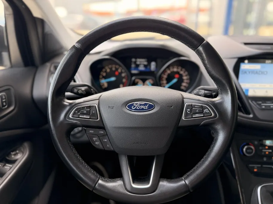 Ford Kuga 1.5 EcoBoost Titanium TREKHAAK I VOORRUITVERWARMING I ACHTERUITRIJCAMERA I CRUISE CONTROL I APPLE CARPLAY / ANDROID AUTO I