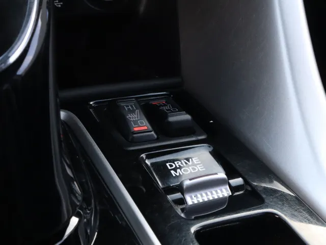 Mitsubishi Eclipse Cross 2.4 PHEV Intense+ Trekhaak | Standkachel | Carplay