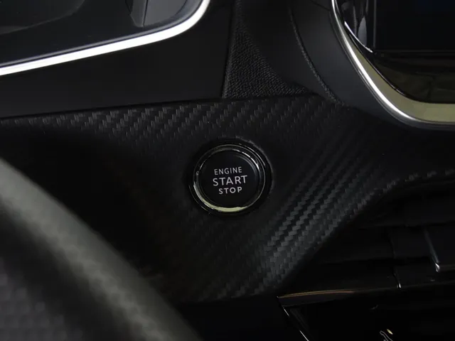 Peugeot e-208 EV GT 50 kWh