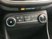 Ford Fiesta 1.0 EcoBoost 100 pk Titanium 5-deurs Navigatie - Apple Carplay/ Android Auto - Active Park Assist