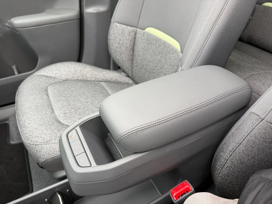 Kia EV2 Plus Advanced 61 kWh Demonstratie auto | Leverbaar vanaf maart 2027 | Schuifdak | Stoel + Stuurverwarming |