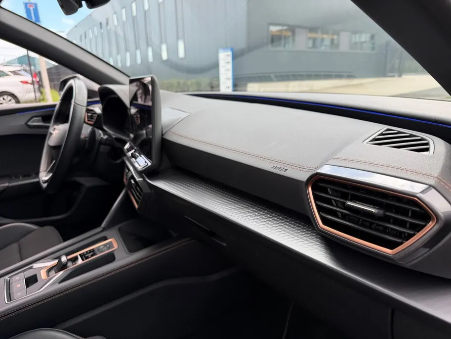 CUPRA Leon 1.5 TSI e-Hybrid DSG-autom. Business elektr. WLTP tot 130km | Camera | Stoel/Stuurverwarming | Adaptief Cruise Control | Dodehoek Detectie | Climate Control | DAB | Navigatie | Full Led | Keyless
