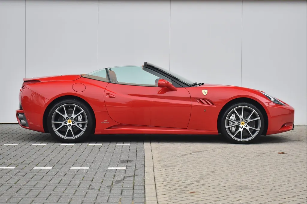 Ferrari California 4.3 V8 HELE