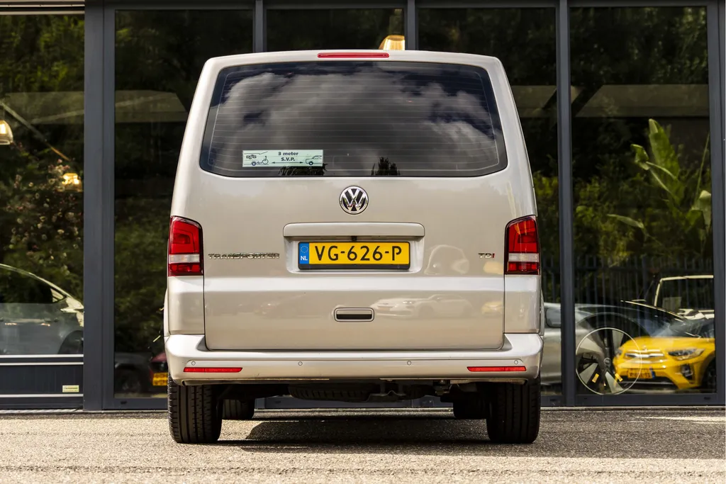 Volkswagen Transporter 2.0 TDI L2H1 Invalide uitvoering / aanpassing