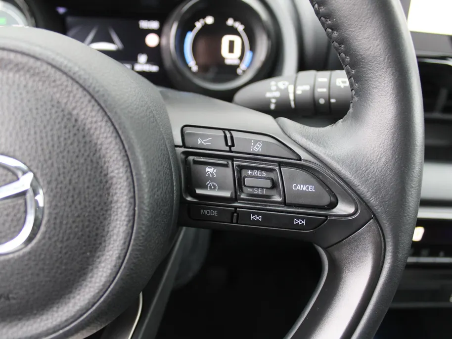 Mazda 2 Hybrid 1.5 Select | 16' LM | Stoel- & stuurverwarming | HUD | Camera | Dodehoek sensor |