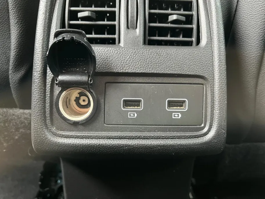 Renault Captur 1.0 TCe 100 Bi-Fuel Intens |Trekhaak | Allweatherbanden |Apple Carplay/Android Auto| Grootlichtassistent|12 maanden Bovag Garantie|