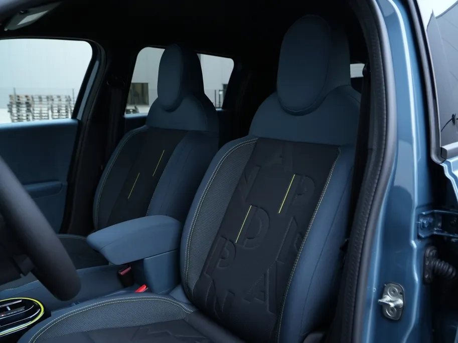 Fiat Grande Panda 1.2 Hybrid 100 PK Icon | Pack Style | Carplay | Airco | Cruise VERKOCHT
