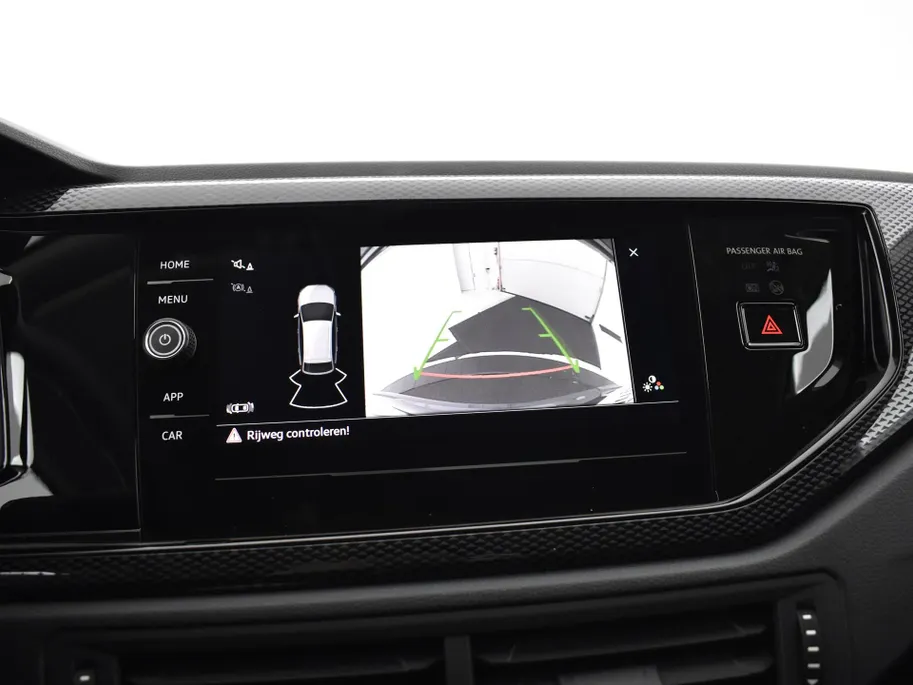 Volkswagen Taigo Life Edition 1.0 TSI 95 pk 5 versn. Hand · Camera · Apple/Android Car Play · P-Sensoren · Airco · 17'' Inch · Garantie t/m 23-10-2029 of 100.000km