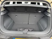 Kia EV2 Plus 42.2 kWh | Navigatie | Climate control | Adaptive cruise control | Stoel + Stuurverwarming | Parkeersensoren voor en achter + parkeercamera achter