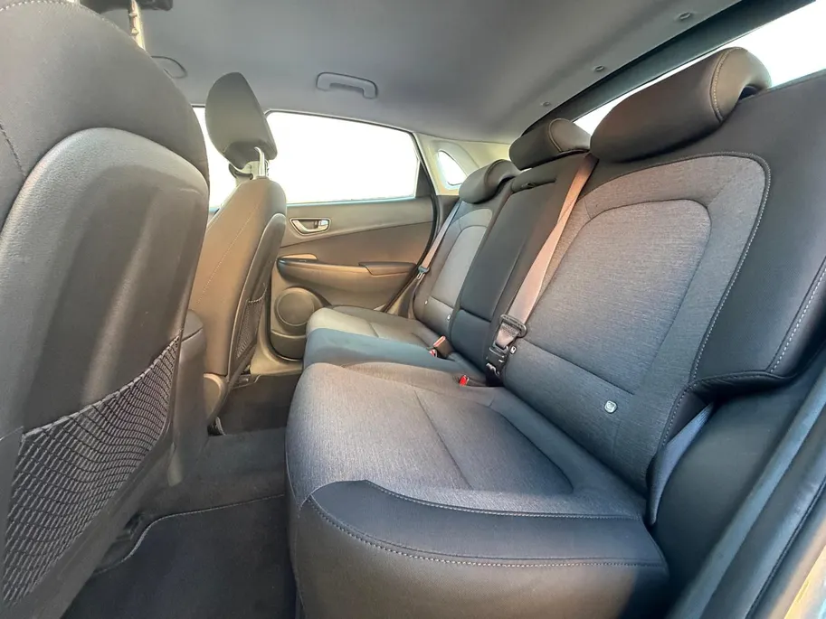 Hyundai Kona EV Comfort 64 kWh | Lichtmetalen velgen| Navigatie| Camera| Cruise Controle| Dealer onderhouden| Metalliclak