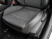 SEAT Leon 1.4 TSI eHybrid PHEV 204pk DSG FR Business Intense · Camera · Stuur- & Stoelverwarming · Parkeer assistent · Apple/Android Car Play · Sportstoelen ·