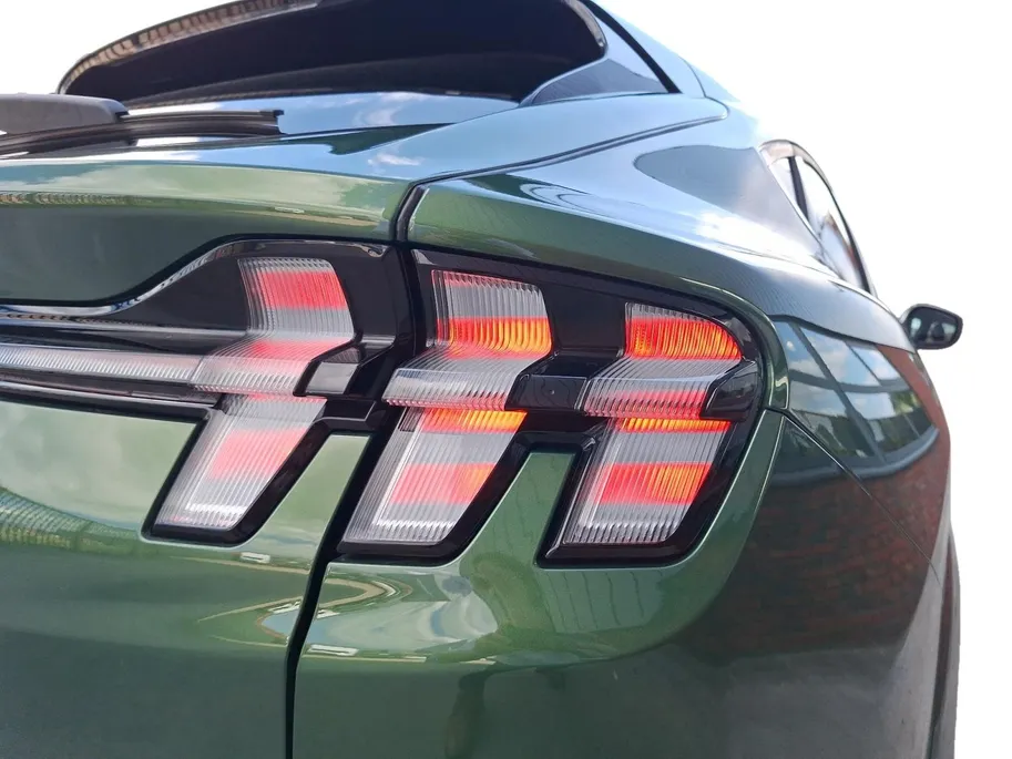 Ford Mustang Mach-E Extended Premium RWD 88 kWh | Uit Voorraad Leverbaar! | 5.000,- Ready Set Ford Bonus | Technology Pack + | B&O Audio | El. Vert. Bestuurdersstoel+Memorie | Full Led | 360Camera | Adaptive Cruisecontrol | Dodehoekdetectie |