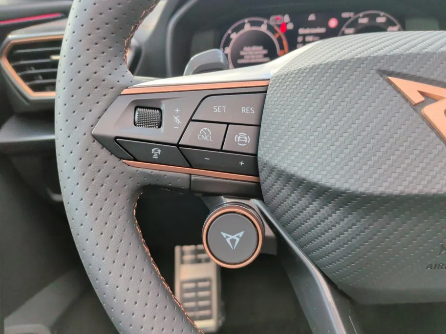 CUPRA Formentor 1.5 TSI e-Hybrid Business | Panoramadak | Stuur verwarming etc!  | SUPER DIK EN SUPER NIEUW INCL. FABRIEKSGARANTIE!