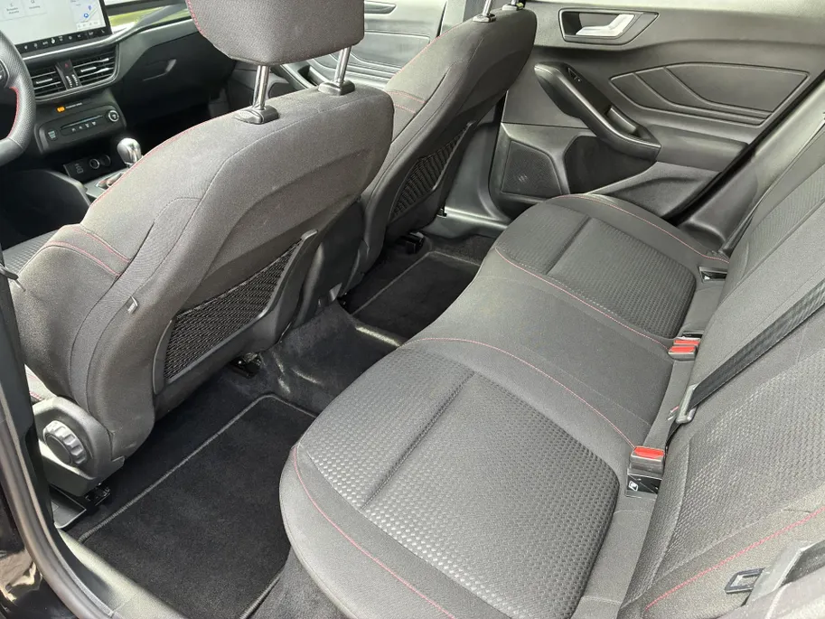 Ford Focus Wagon 1.0 EcoBoost Hybrid ST Line