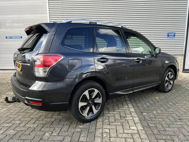 Subaru Forester 2.0 Premium Automaat | Trekhaak | All Season Banden | Elek. Schuif/Kantel Dak |17' LM Velgen | Navigatie