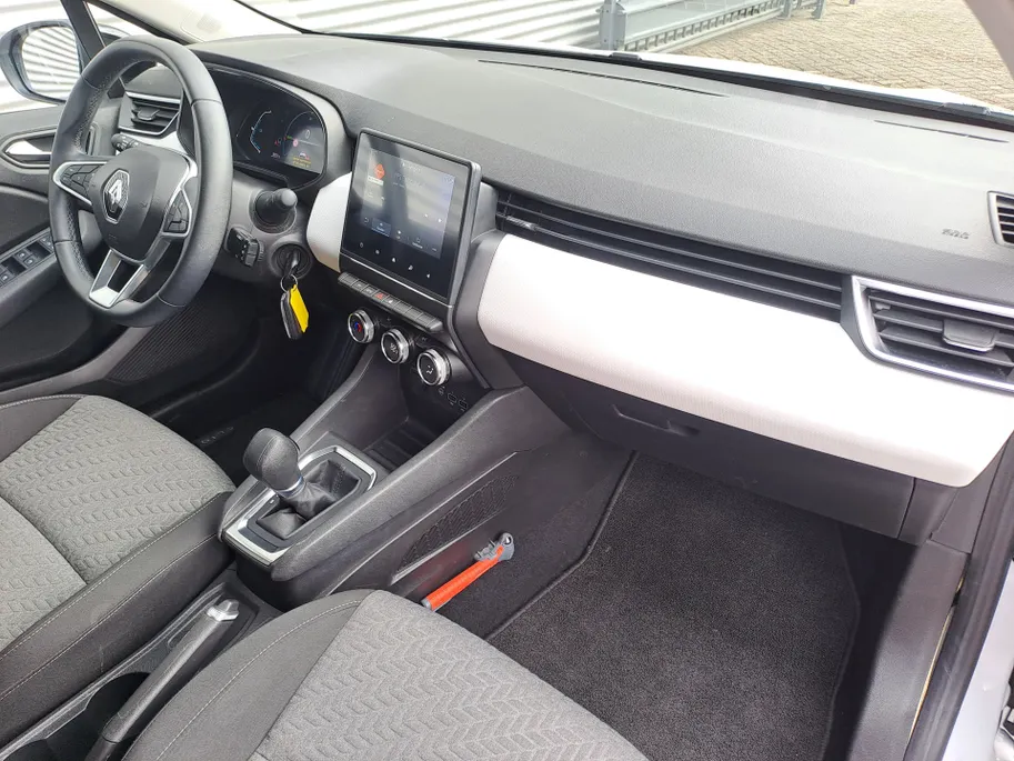 Renault Clio 1.6 E-Tech Full Hybrid 145 evolution AUTOMAAT | Navigatie | Sensoren | Airco | Cruise | Rijstrooksensor met correctie | DAB | Apple Carplay/Android Auto