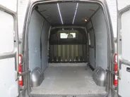 Renault Master T33 2.3 dCi L2H2 Stop & Start | Automaat | Trekhaak | Camera | Airco | Navi | Cruise | 16' LM | PDC | Licht-/regensensor | Volledig betimmerd |