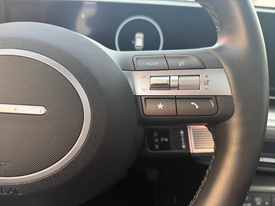 Hyundai Kona 1.6 GDI HEV Premium Sky | Schuif-/kantel dak | Navigatie | Apple Carplay/ Android Auto | Stoelventilatie | Stuur/ Stoelverwarming |