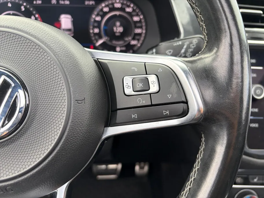 Volkswagen Tiguan Allspace 1.4 TSI Highline 7p. *Automaat*Navi*Schuif/kanteldak*Climate Control*Trekhaak*Stoelverwarming*Lederen bekleding*Parkeerhulp*Elekt. Achterklep*Vol opties!