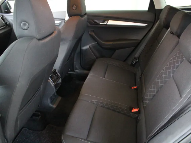 Škoda Karoq 1.0 TSI Business Edition Navigatie | Parkeersensoren | Cruise Control |