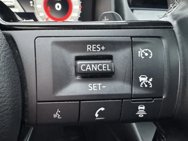 Nissan QASHQAI 1.3 MHEV Xtronic N-Connecta Panodak