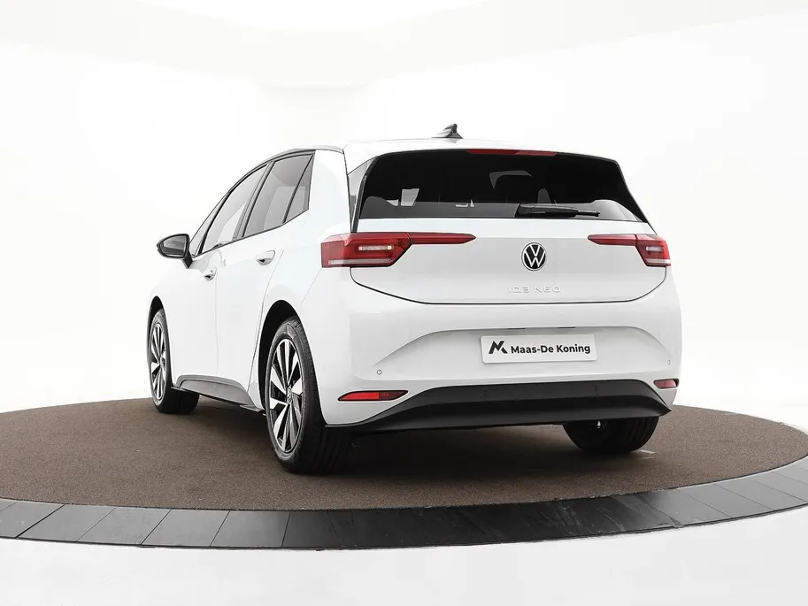 Volkswagen ID.3 Neo Style 61 kWh accu 190 PK elektr. aandrijving · Achteruitrijcamera · Draadloze telefoonlader · Zijruiten achter en achterruit getint ·