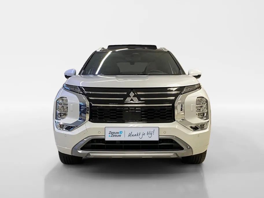 Mitsubishi Outlander 2.4 PHEV | INSTYLE + | DIRECT LEVERBAAR| ZWART DAK | PRIJS INCL €6.000,- VOORRAAD KORTING
