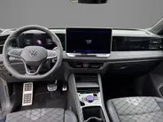 Volkswagen Tiguan 1.5 eHybrid R-Line Edition Massagefunctie · Camera + Parkeersensoren