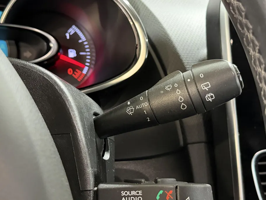 Renault Clio 90PK TCe Intens | 1e eigenaar | Camera | Parkeersensoren | Climate Control | Lichtmetalen Velgen | Full LED | Half Leder | Bluetooth |