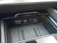 Kia Sportage 1.6 T-GDi Hybrid DynamicPlusLine | Stoel en stuurverwarming | Panorama schuifdak | Elektrisch bedienbare voorstoelen | Navigatie | Dodehoek detectie | Getinte ramen achter |