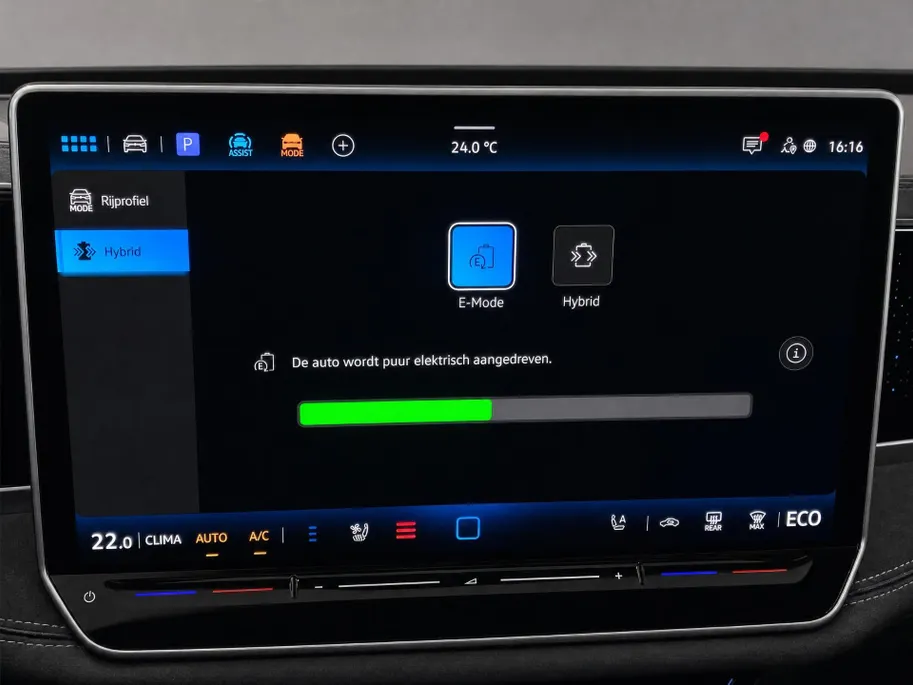 Volkswagen Passat Variant 1.5eHybrid 200kW/272PK R-Line Black Style · Panoramadak · Leder · Trekhaak · 360°Camera · Garantie t/m 24-08-2030 of 100000km.