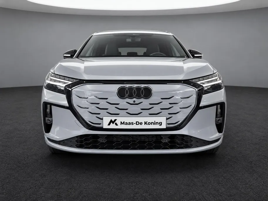 Audi Q4 Q4 S edition 204 PK · Trekhaak elek. wegklapbaar ·  Lendensteunen · Opberg- en bagageruimtepakket