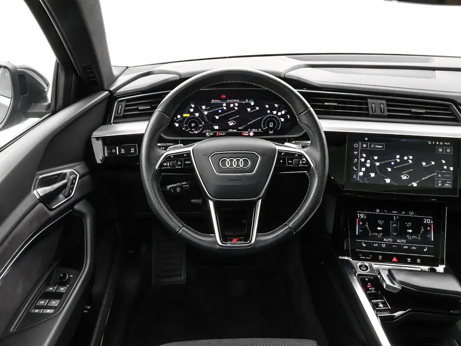 Audi e-tron 55 408pk Quattro S edition 95 kWh · SOH 95,6% · Panoramadak · 360 Camera · B&O Audio · Stoelverwarming · Luchtvering · 21'' Inch ·