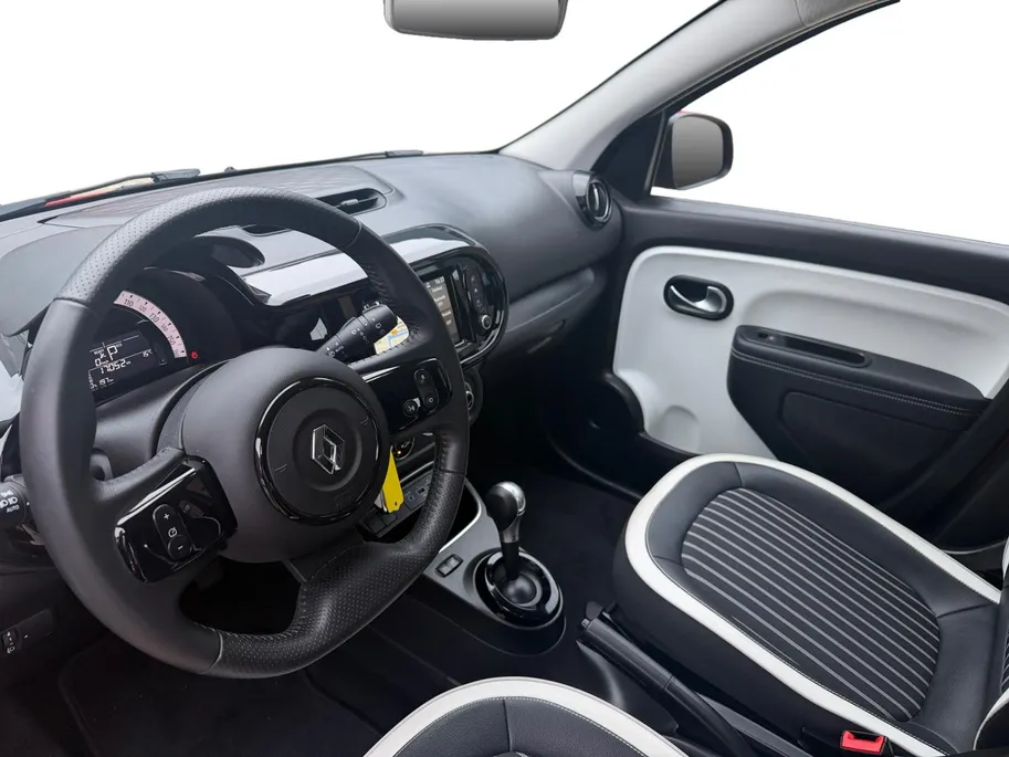 Renault Twingo Z.E. R80 Intens | Elektrisch | Stoelverwarming | Parkeersensoren | Camera | SOH 96.0% | Bluetooth | Cruise & Climate Control | Volledig Dealer Onderhouden | 12 Maanden BOVAG Garantie