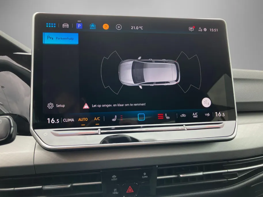 Volkswagen Golf 1.5eTSI/150PK DSG Life Edition · Apple/Android Car Play · Navigatie · Head-Up display · Stoel-& stuurverwarming · Garantie t/m 21-04-2030 of 100000km.