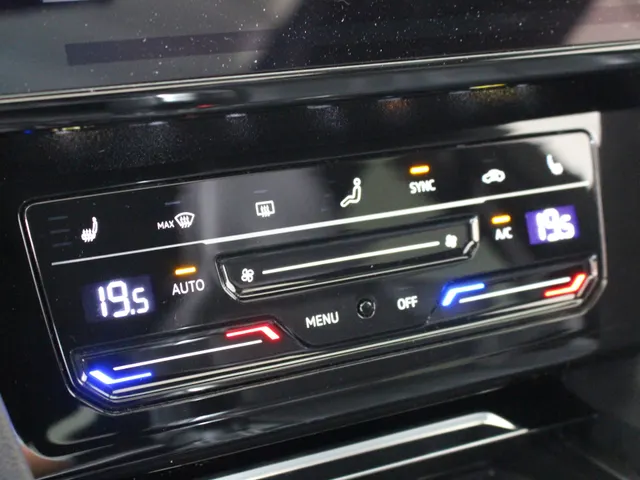 Volkswagen Arteon Shooting Brake 2.0 TSI R-Line Panoramadak | Leder | DCC | IQ-Light | 20' Nashville velgen | Harman Kardon Audio