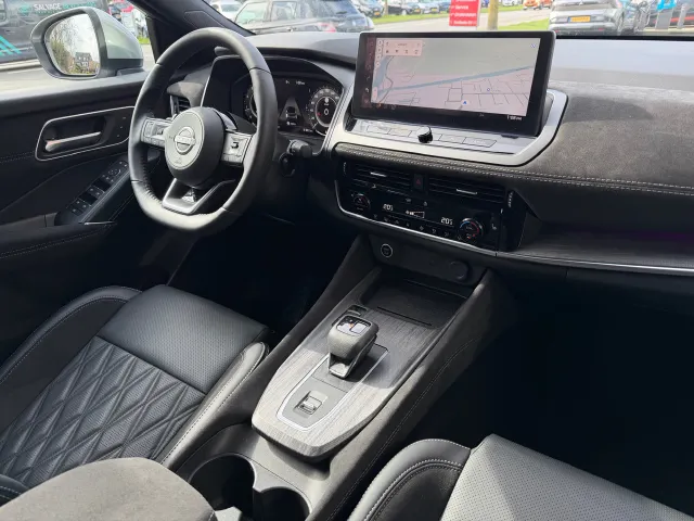 Nissan QASHQAI 1.3 Mild-Hybrid 158pk Xtronic Tekna Plus | Leder | Panoramadak | 360-Camera | App Connect | Head-Up | Keyless
