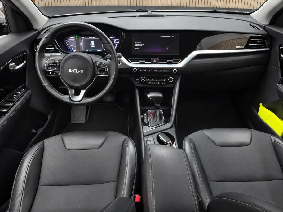 Kia Niro 1.6 GDi PHEV DynamicLine DEALER ONDERHOUDEN | NAVIGATIE | ACHTERUITRIJCAMERA | PLUG-IN |