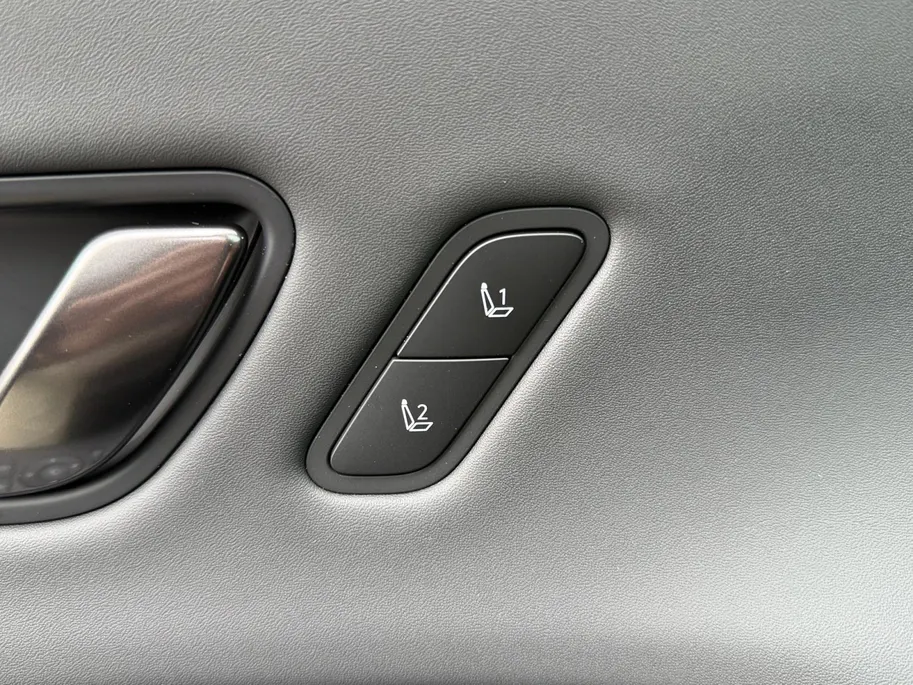Hyundai Kona 1.6 GDI HEV N Line Sky | Schuif-/kantel dak | 360 camera | Apple Carplay/ Android Auto | Stoelverwarming voor & achter | Stoelventilatie |  Navigatie |