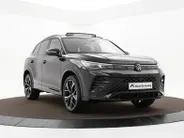 Volkswagen Tiguan 1.5 eHybrid 272pk DSG R-Line Edition · Panoramadak · Inklap. Trekhaak · 360 Camera · Leder Varenna · Matrix LED · Head-Up Display · Harman Kardon Sound · Garantie t/m 16-09-2030 of 100.000km