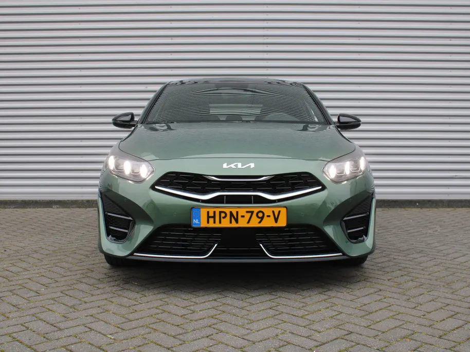 Kia Ceed 1.5 T-GDi GT-Line | Stuur-/stoelverwarming | Schuifdak | Cruise adapt. | Camera | 17' LM | LED | Dodehoek sensor | Draadloze lader |