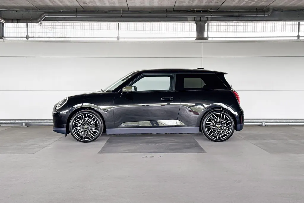 MINI Cooper 3-deurs Electric Cooper SE Paul Smith Ed. XL 54.2 kWh