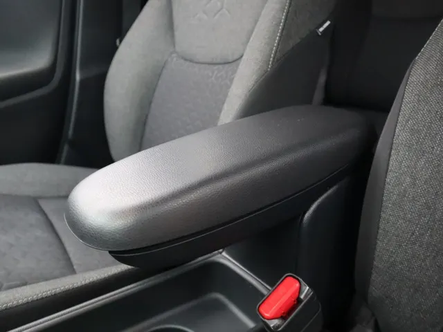 Toyota Yaris Cross 1.5 Hybrid Dynamic Trekhaak | Stoel en stuurverwarming | Parkeersensoren