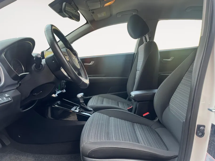 Kia Stonic 1.0i Turbo DynamicLine Automaat |  Two-tone lak | Apple Carplay / Android Auto | Airco |  Elektrische ramen | Camera | Parkeersensoren | Lichtmetalen velgen |
