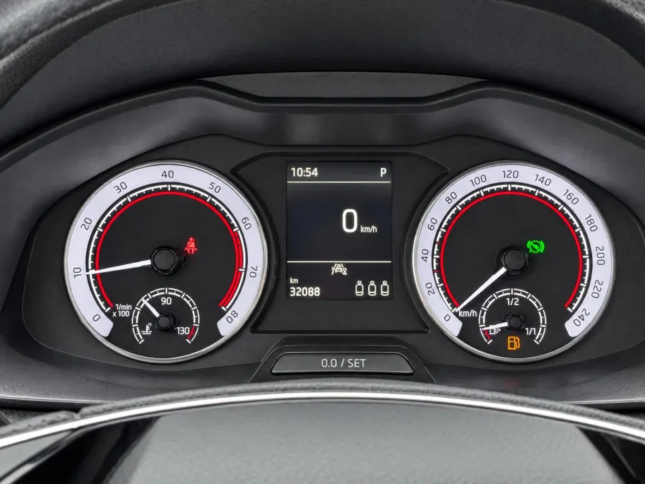 Škoda Kamiq 1.0 TSI 110pk DSG Monte Carlo · Camera · Keyless · Stoelverwarming · Apple/Android Car Play · Elek. Achterklep · 18'Velgen · Sportstoelen ·