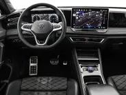 Volkswagen Tiguan 1.5 eHybrid 272pk DSG R-Line Business · Trekhaak · Panoramadak · Dodehoeksensoren · Apple/Android Car Play · Camera · Garantie t/m 23-08-2028 of 100.000km