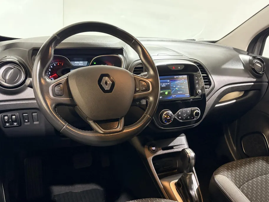 Renault Captur 150PK TCe Intens Automaat | 1ste Eigenaar | Trekhaak | 1200kg Trekgewicht | Cruise Control | Climate Control | Navigatie | Camera | Parkeersensoren | Licht & Regen Sensor | Armsteun |