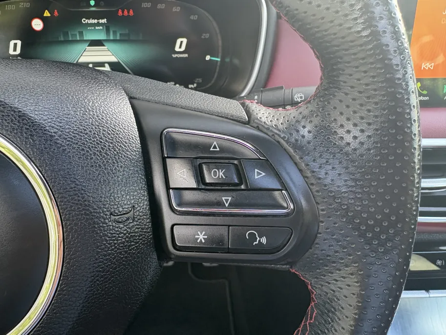 MG EHS 1.5 TGDI Luxury | Panorama Dak | Navi | Camera | Automaat  | Leer | Cruise | Apple Carplay/Android Auto | Voorstoelen verwarmd