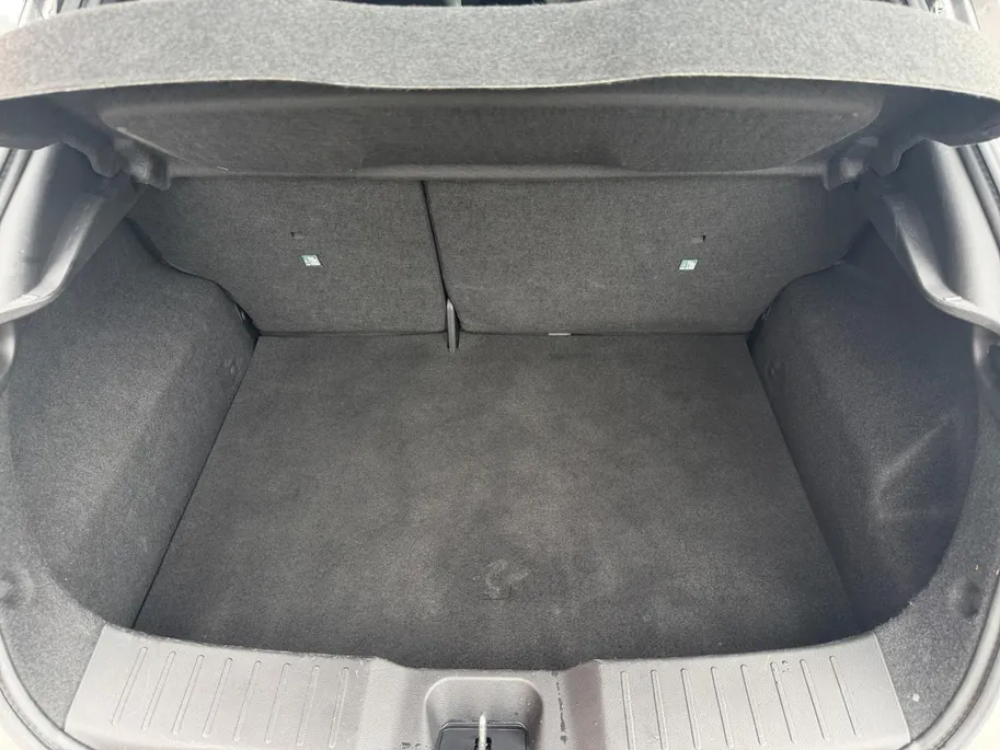 Nissan Juke 1.6 Hybrid N-Connecta Lichtmetalen velgen | Navigatie | Apple Carplay/ Android Auto | Achteruitrijcamera | Climate Control | Parkeersensoren voor & achter |
